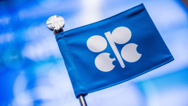 OPEC va reduce cu aproximativ 4% producția de petrol, din ianuarie 2019, pentru a preveni reducerea prețurilor