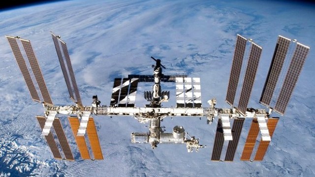BBC | Echipajul Stației Spațiale Internaționale a revenit cu bine pe Pământ