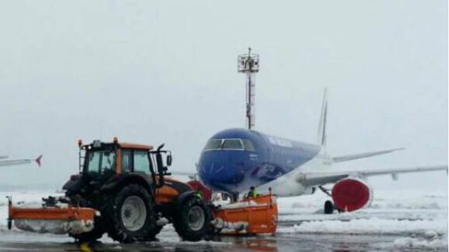 Trei avioane nu pot decola de pe aeroportul din Chișinău, iar cursele vor ateriza cu întârziere