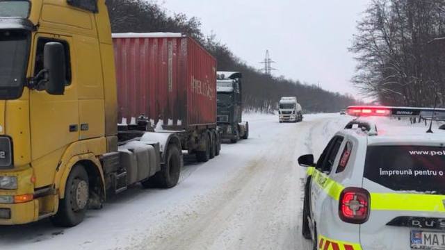 Anunțul INP | Circulația camioanelor a fost stopată pe un traseu