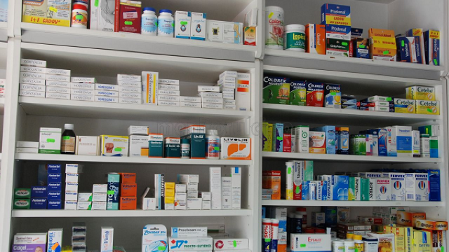 Reducerea adaosului comercial la medicamente. Premierul Pavel Filip cere modificarea cadrului normativ 