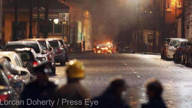 Irlanda de Nord | O bombă a explodat într-o mașină, în apropierea tribunalului din Londonderry