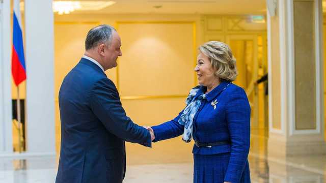 În cadrul întrevederii cu Igor Dodon, președinta Consiliului Federației Ruse a urat cetățenilor R.Moldova să voteze la alegerile parlamentare pentru ca la putere să vină „forțe cu adevărat pro-moldovenești”