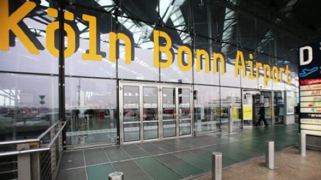 Trei aeroporturi din Germania, afectate de o grevă de avertisment