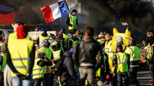 Franța | Se așteaptă la o mobilizare mai puternică și mai violentă a „vestelor galbene” în toată țara
