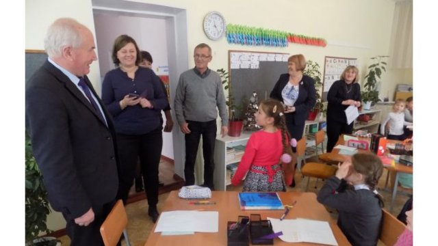 O școală din Ștefan Vodă a fost reparată cu susținerea partenerilor din Brașov