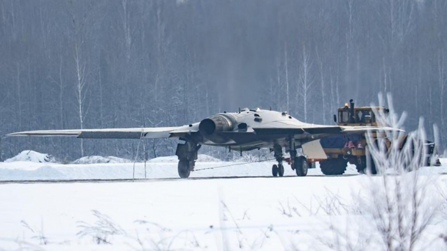 FOTO | Moscova continuă să copie tehnologii americane. O dronă a armatei ruse, concepută după modelul RQ-170 Sentinel, capturată în Iran