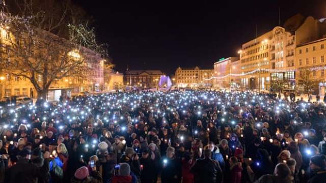 Mii de polonezi au protestat după decesul primarului din Gdansk