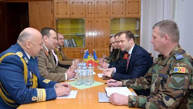 Militarii din R.Moldova și cei din România vor coopera pentru activități comune de instruire și pregătire 