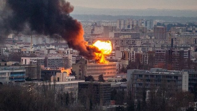 VIDEO | Momentul exploziei unei butelii de gaz pe acoperișul Universității din Lyon, Franța