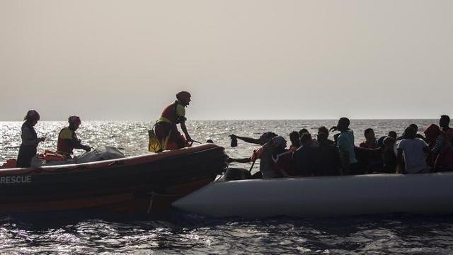 Londra sporește patrulele navale în Canalul Mânecii de teama imigranților