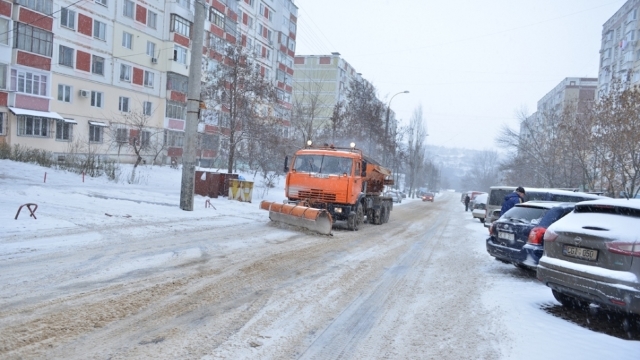 Situația în municipiul Chișinău | Drumuri blocate nu sunt, transportul electric circulă pe toate rutele conform programului