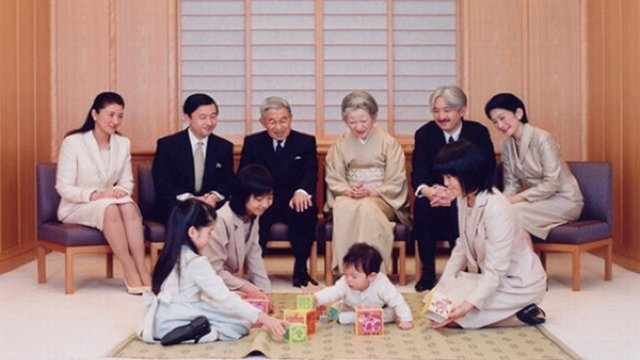 Japonia va interzice prezența femeilor din familia imperială la ceremonia de succesiune la tron