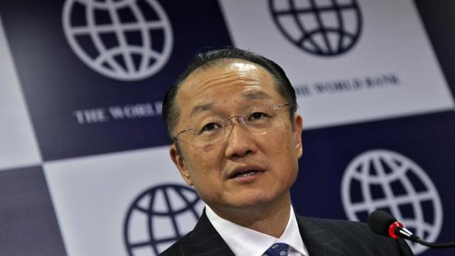 Demisie surpriză a șefului Băncii Mondiale, Jim Yong Kim. Ce avantaje oferă aceasta administrației Trump