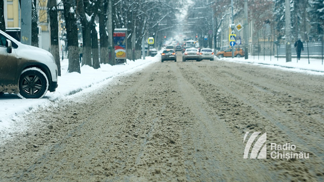 Primăria Chișinău anunță că pe străzile din capitală se circulă în condiții de iarnă