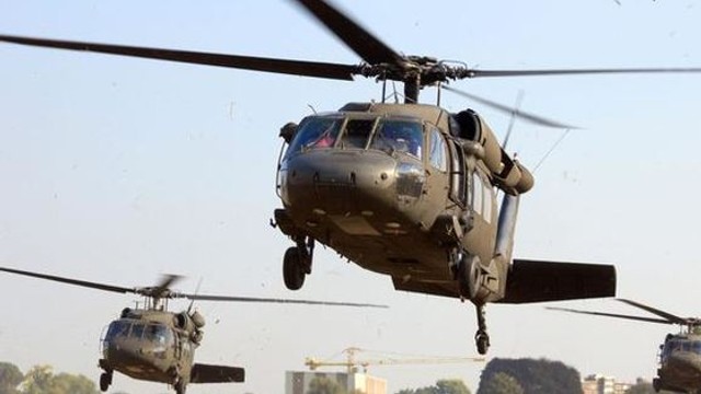 NATO sporește liniile de apărare și au adus blindate grele și elicoptere de transport noi, în baza din Constanța