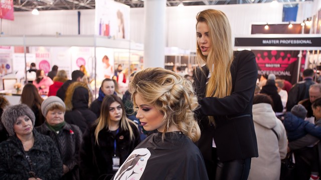 La „Moldexpo” a început „Beauty-2019”. Cosmetice, parfumerie și echipamente de profil, din țară și de peste hotare 