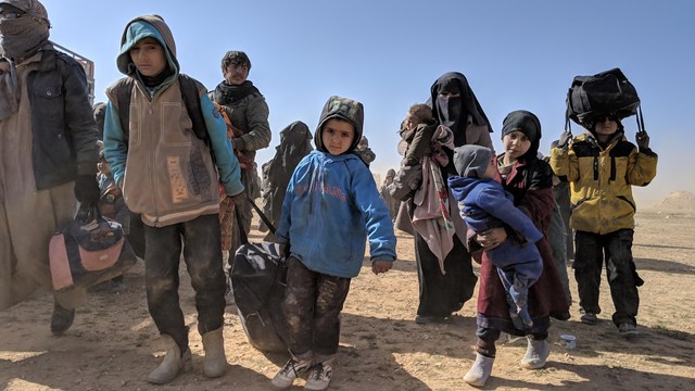 Sute de oameni au părăsit în ultimele zile ultima redută ISIS