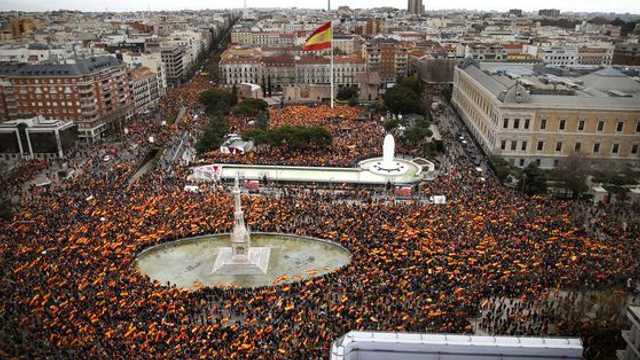 Spania | 45.000 de oameni protestează în stradă, pe fondul discuțiilor cu separatiștii din Catalonia