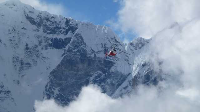 Cel puțin zece persoane au murit din cauza avalanșelor din Alpi