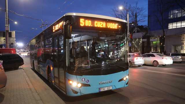 Cele 25 de autobuzele noi vor circula de astăzi pe străzile Capitalei