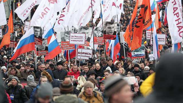 Șase mii de ruși au participat la acțiunea organizată în memoria lui Boris Nemțov la Moscova, afirmă oficialitățile