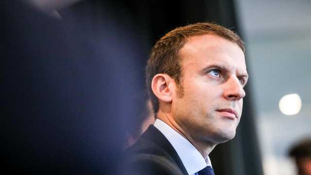 Franța | Macron declară că și el este o „vestă galbenă”, care vrea un salariu mai mare și un parlament eficient