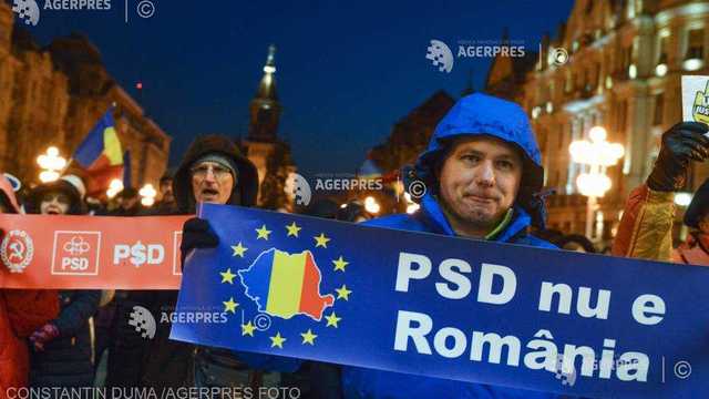 Mii de români au protestat împotriva modificărilor din justiție, adoptate prin decret de Guvernul de la București