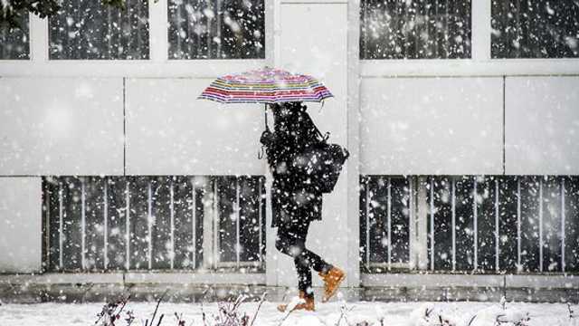 Sute de școli au fost închise în Marea Britanie din cauza condițiilor severe de vreme