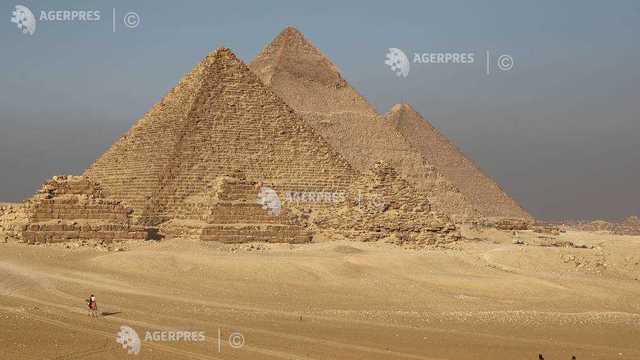 Egipt | Descoperire arheologică importantă după ce un bărbat a săpat ilegal două șanțuri în apropierea piramidelor