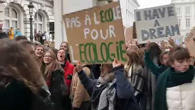 Mii de tineri au mărșăluit în Belgia împotriva schimbărilor climatice