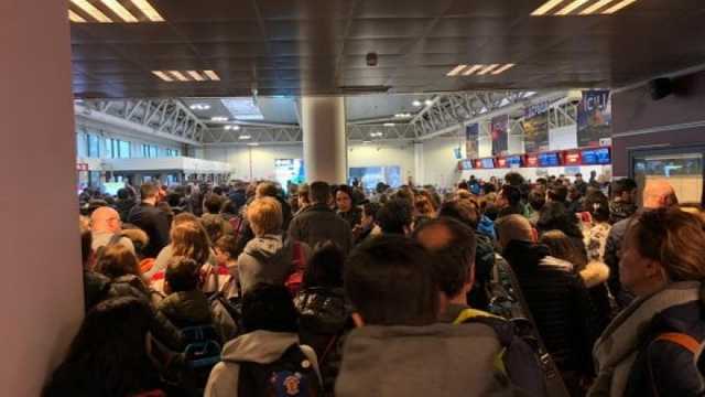 Incendiu pe un aeroport din Roma. Toți pasagerii au fost evacuați