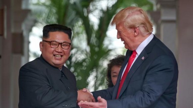 Astăzi începe cel de-al doilea summit dintre președintele american, Donald Trump, și liderul nord-coreean, Kim Jong Un
