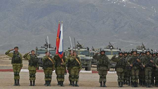 Rusia, invitată să deschidă o nouă bază militară în Kîrgîzstan