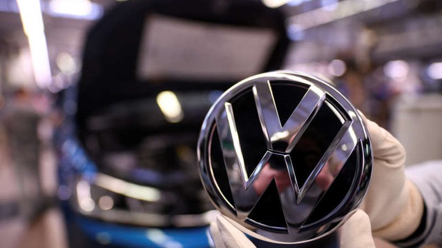 Producător auto european plătește angajaților bonusuri de 4.750 de euro pentru 2018
