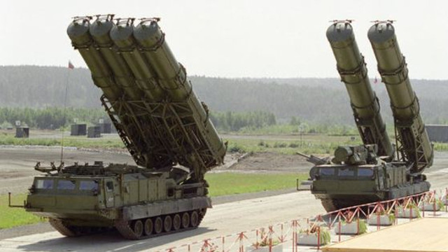 Rusia a instalat sisteme antiaeriene S-400 în apropiere de frontiera cu țările baltice
