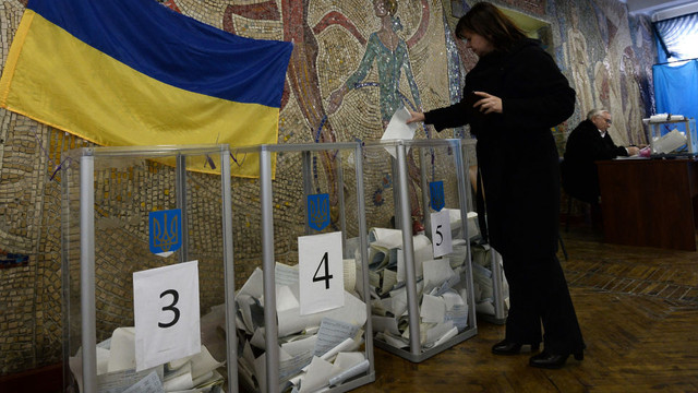 Un nou sondaj privind alegerile din Ucraina | Volodimir Zelenski rămâne principalul favorit în cursa pentru prezidențiale