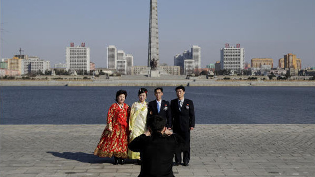 Ghid turistic în franceză pentru Coreea de Nord: Este ca și când ai vizita o centrală nucleară, totul este interzis cu excepția lucrurilor permise
