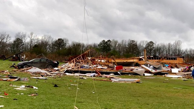 SUA - Cel puțin 22 de morți în urma unor tornade care au lovit statul Alabama