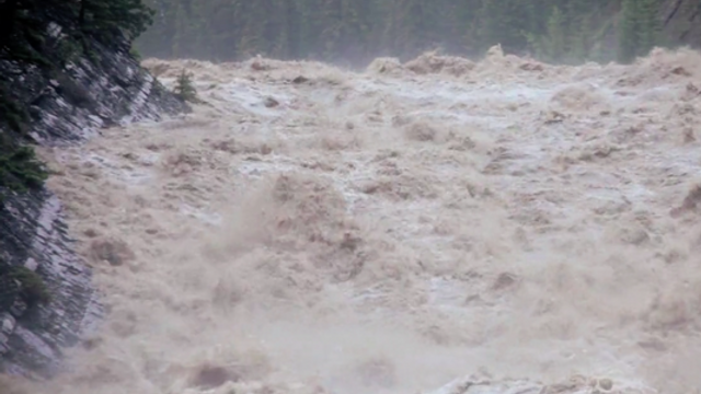 VIDEO | Evacuări în masă. Un fenomen numit „ciclogeneză explozivă” a declanșat inundații masive în SUA| 