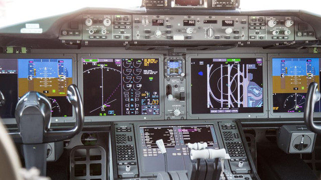 Boeing caută soluții de readucere în aer a avioanelor 737 MAX la o întrevedere convocată cu piloți, experți și oficiali 