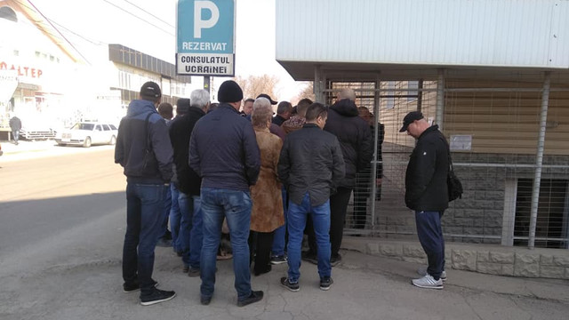 FOTO/VIDEO | Transnistreni aduși organizat la urnele de vot, la Bălți, pentru alegerile din Ucraina