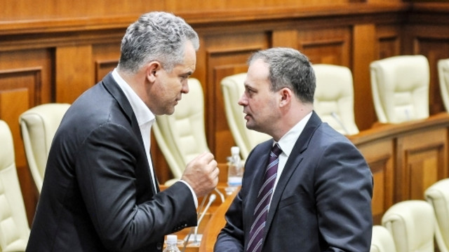EXPERȚI | În cazul unei eventuale coaliții dintre PDM și PSRM, Vladimir Plahotniuc va trebui să cedeze din portofolii