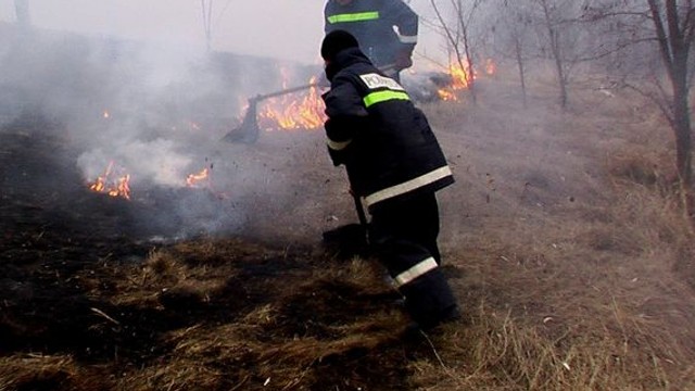 Sute de hectare din mai multe localități afectate de incendii în ultimele 24 de ore