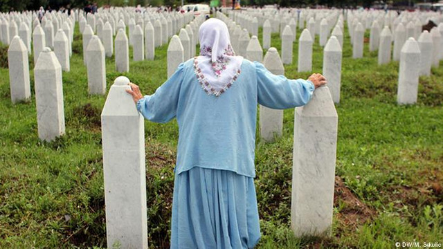 Mamele de la Srebrenica vor asista la pronunțarea sentinței Radovan Karadzic, condamnat la 40 de ani de închisoare pentru genocid