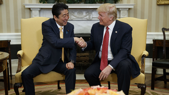 Trump va merge la un turneu de sumo, în Japonia. Președintele SUA se va întâlni și cu noul împărat Naruhito