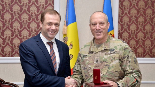 General american, decorat de Ministerul Apărării al R.Moldova