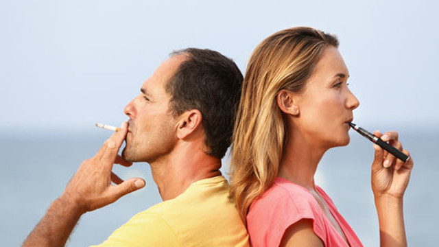 STUDIU | Bacterii care provoacă astm, descoperite în țigările electronice. Concluziile cercetătorilor, alarmante