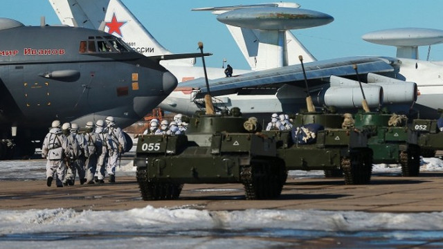 Rusia organizează exerciții militare în Marea Neagră, cu avioane de vânătoare, de recunoaștere și amfibii, precum și bombardiere