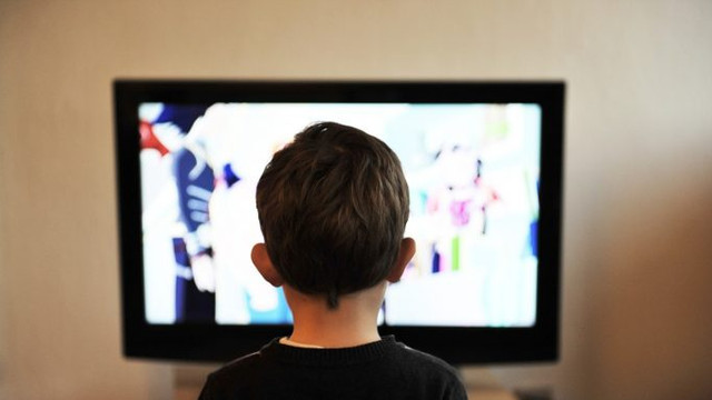 STUDIU | Utilizarea excesivă a ecranelor duce la diminuarea atenției la copii